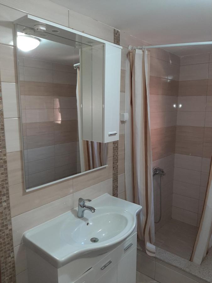 Apartmani Mia Vuksanovic เซทินเจ ห้อง รูปภาพ