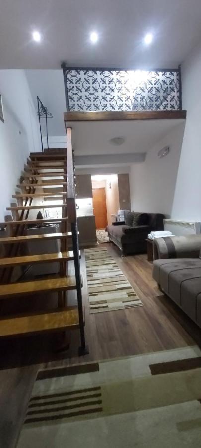 Apartmani Mia Vuksanovic เซทินเจ ภายนอก รูปภาพ