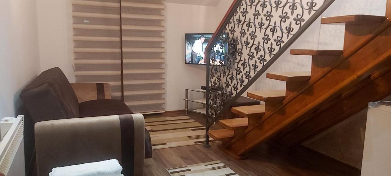 Apartmani Mia Vuksanovic เซทินเจ ภายนอก รูปภาพ