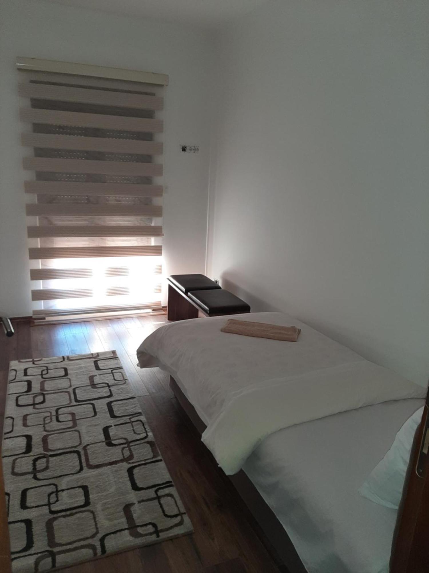 Apartmani Mia Vuksanovic เซทินเจ ห้อง รูปภาพ