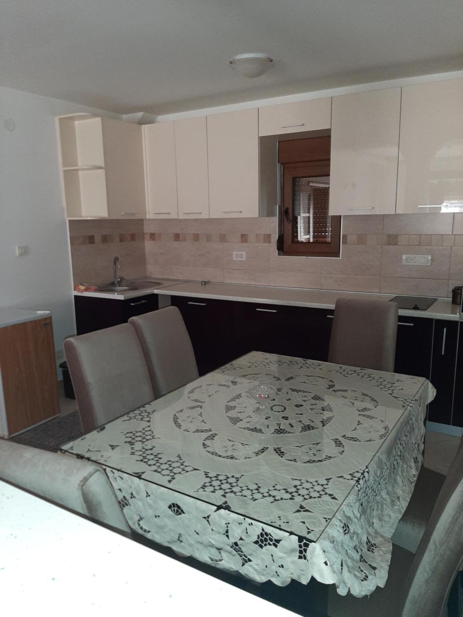 Apartmani Mia Vuksanovic เซทินเจ ห้อง รูปภาพ