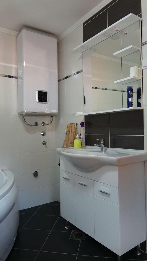 Apartmani Mia Vuksanovic เซทินเจ ภายนอก รูปภาพ