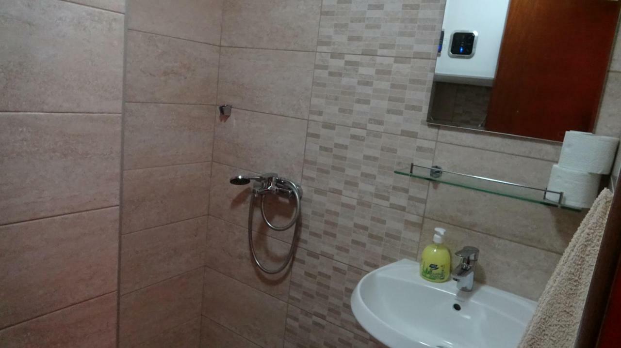 Apartmani Mia Vuksanovic เซทินเจ ภายนอก รูปภาพ