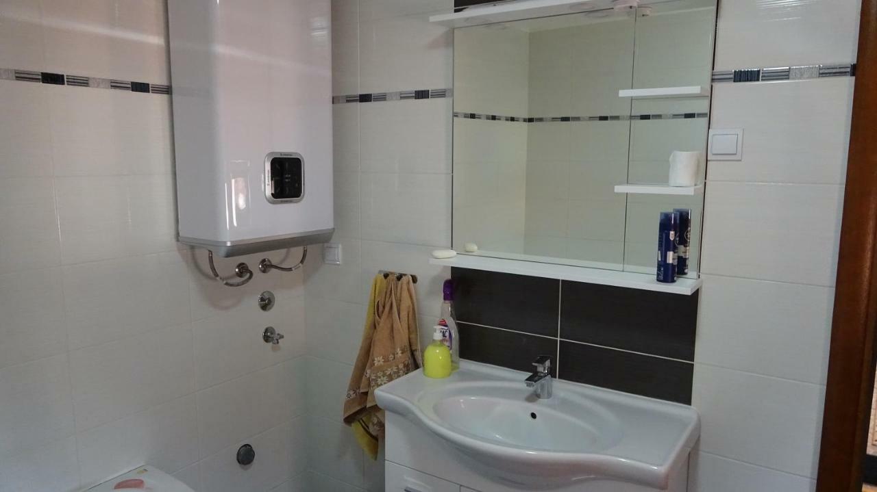 Apartmani Mia Vuksanovic เซทินเจ ภายนอก รูปภาพ