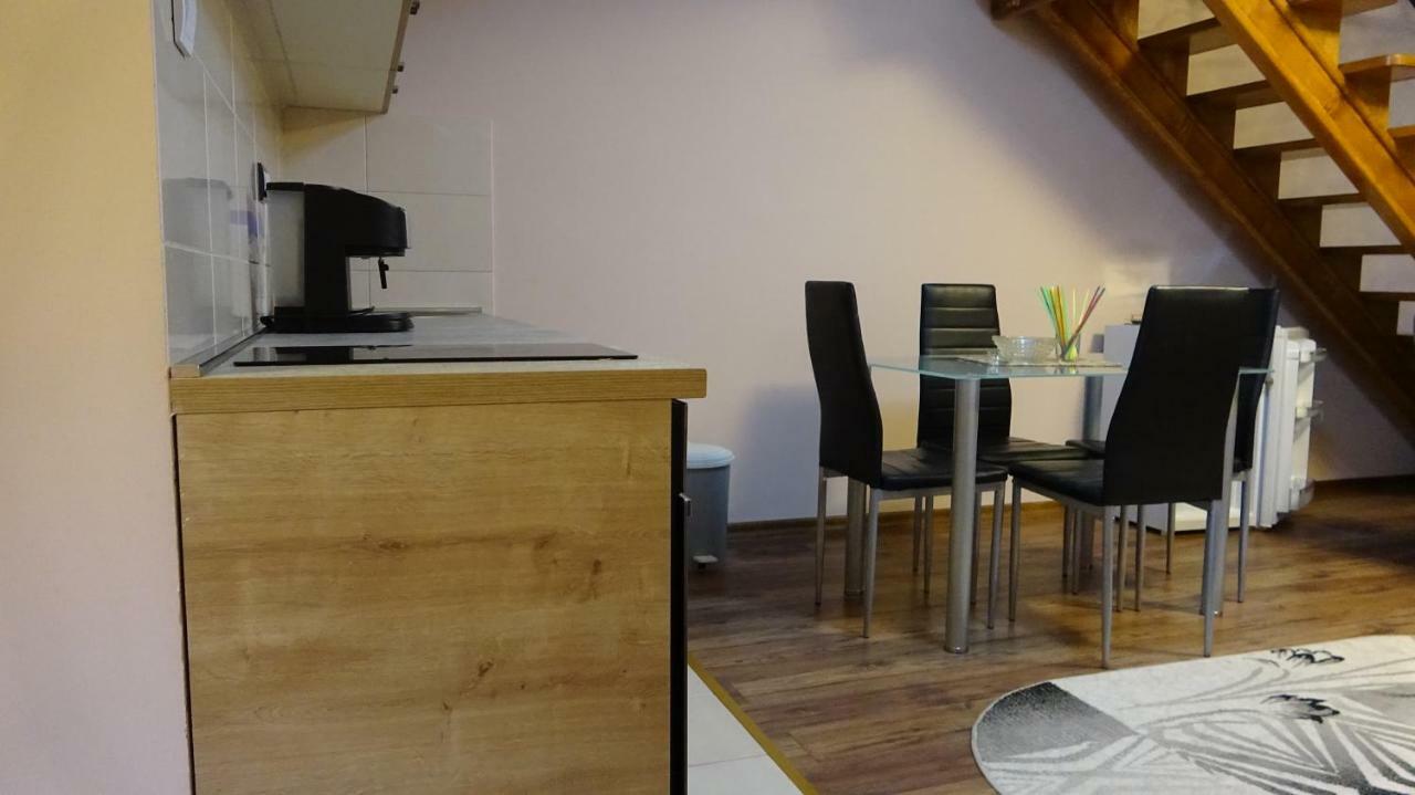 Apartmani Mia Vuksanovic เซทินเจ ภายนอก รูปภาพ