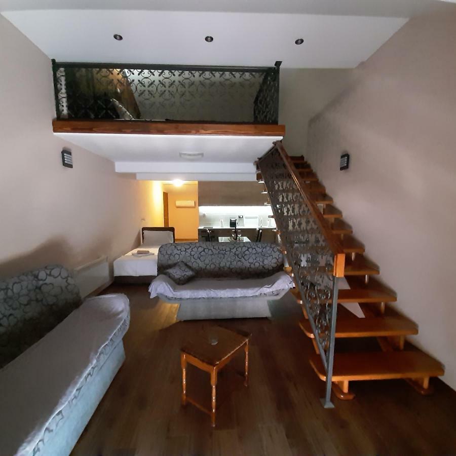 Apartmani Mia Vuksanovic เซทินเจ ภายนอก รูปภาพ