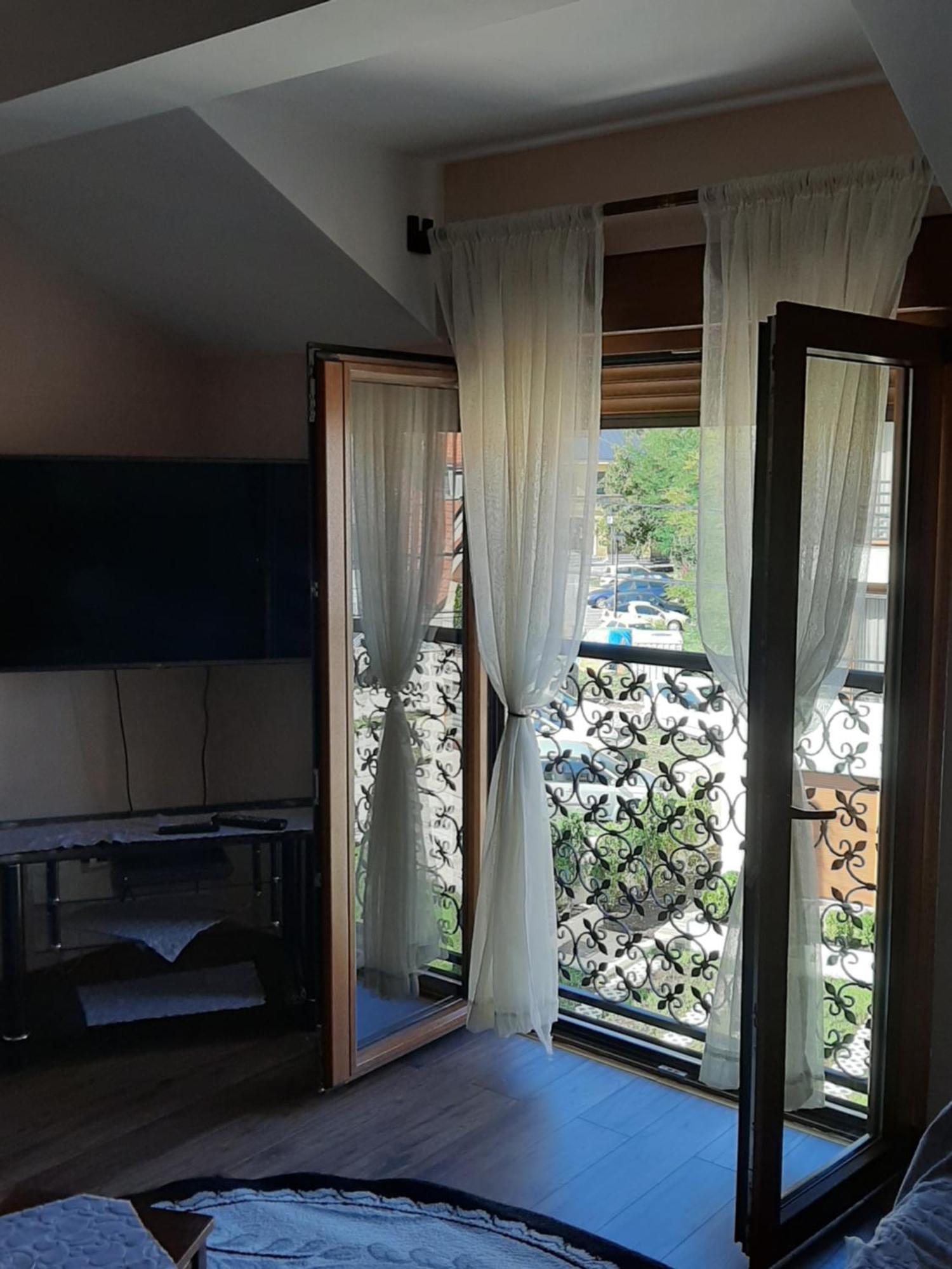 Apartmani Mia Vuksanovic เซทินเจ ภายนอก รูปภาพ