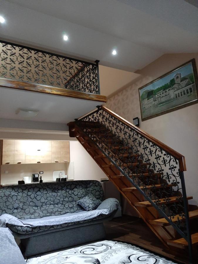 Apartmani Mia Vuksanovic เซทินเจ ภายนอก รูปภาพ